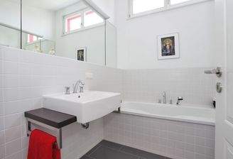 Modernes Badezimmer
