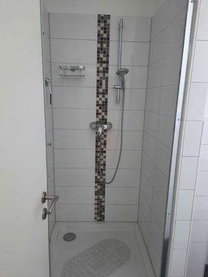 Bad mit Dusche 