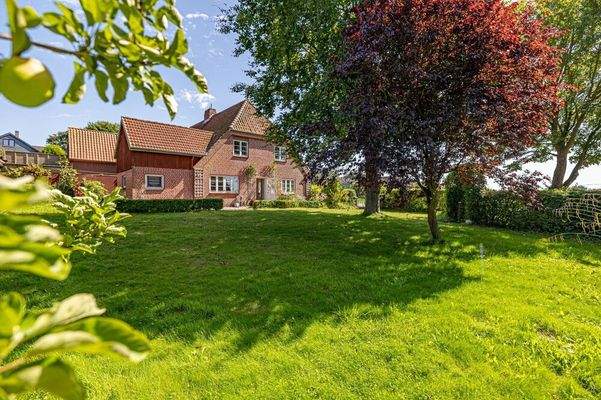 Mit altem Baumbestand