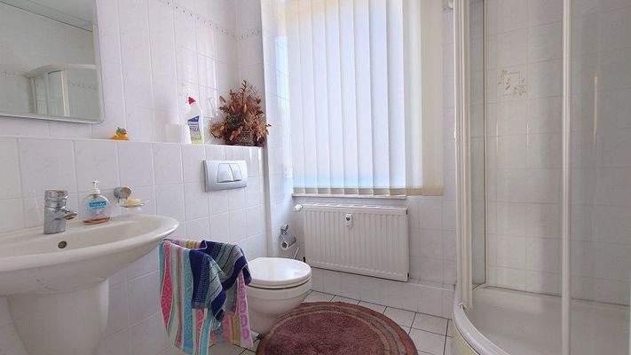 Tageslichtbad mit Dusche