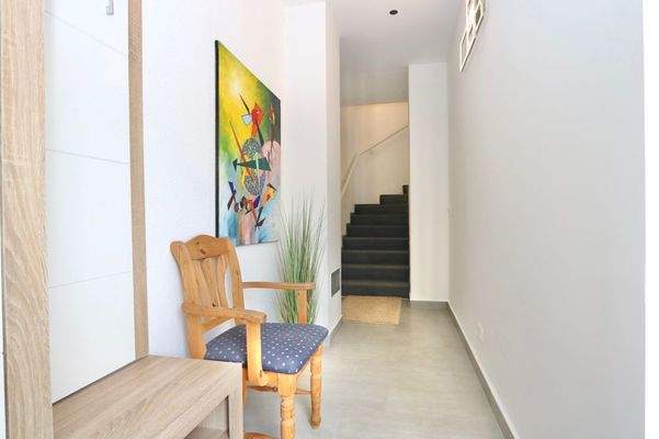 mit dem Zugang ins Obergeschoss