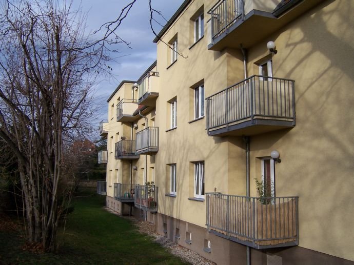 Sanierte 3-Zimmer-Altbauwohnung mit 2 Balkonen