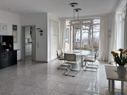 Teilansicht vom Esszimmer