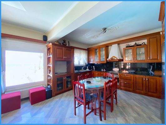 13c1ffc8a88a42159fe2cf3c6b9e3dbc-original