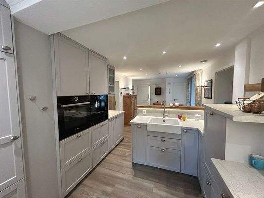 mit Wärmeschublade und Kaffeevollautomat