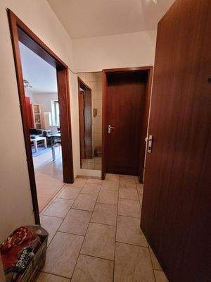 Bitte treten Sie ein!