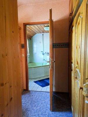 Ankleiderzimmer/Durchgang Bad