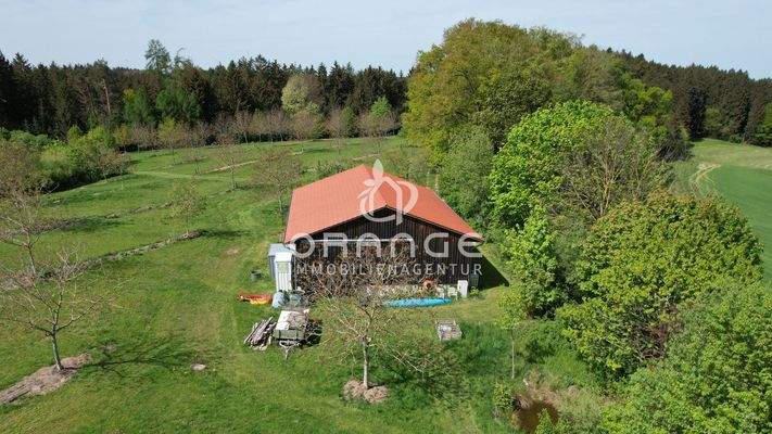 Luftansicht m. Hallenrückseite