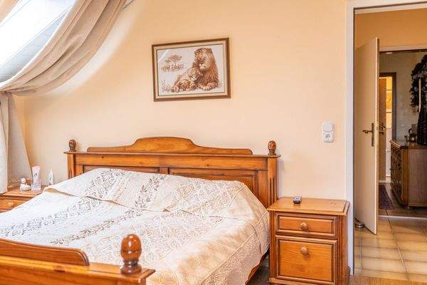 Großzügiges Wohnhaus mit Garten, Wintergarten & PV – ruhig gelegenes Raumwunder