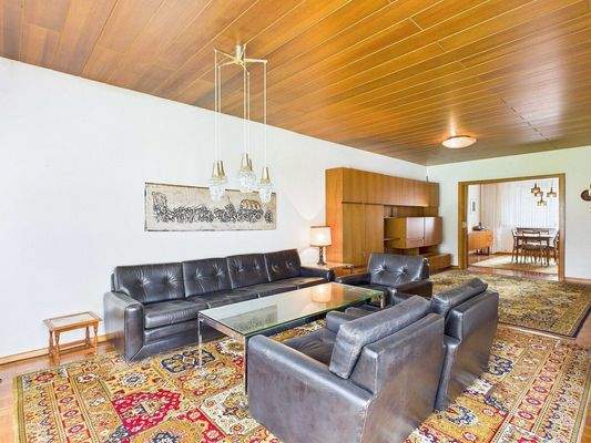 Ein-/Zweifamilienhaus mit Werkstatt in SB-Ensheim