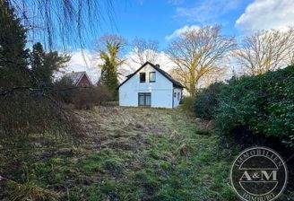 Großes Grundstück mit Altbestand