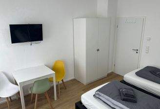 WG Zimmer Stuttgart Obertürkheim Zimmer 2 bei urbanbnb 3.jpeg