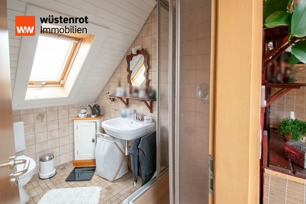 Hs 48 Whg. DG rechts Badezimmer