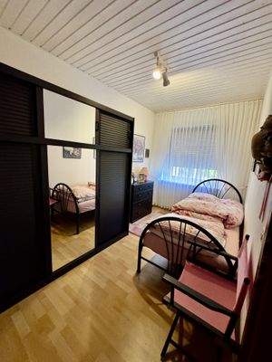 kleines Zimmer im Erdgeschoss