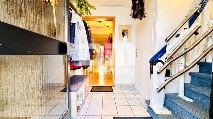 EG Treppenhaus / Haupteingang