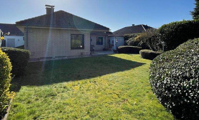 Rückansicht und Garten