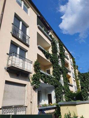 Hofansicht mit Balkonen