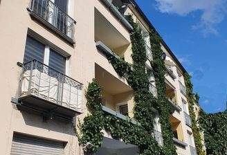 Hofansicht mit Balkonen