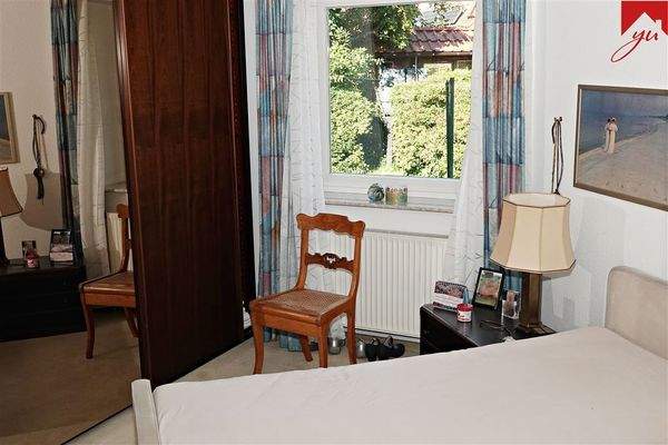 Schlafzimmer Bild II