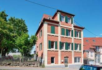 STraßenansicht linke Seite