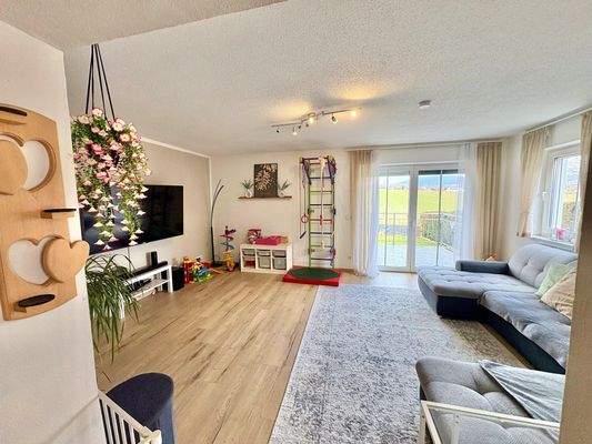 Wohnzimmer mit Terrassenzugang