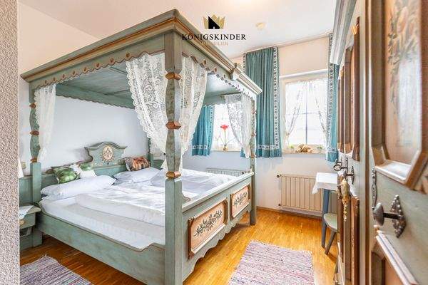 Wow! Himmelbett bäuerlich...