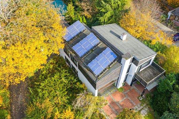 Eingebettet in viel Grün