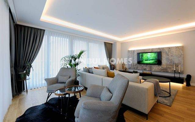 Contemporary Real Estate in Luxury Complex in Atasehir