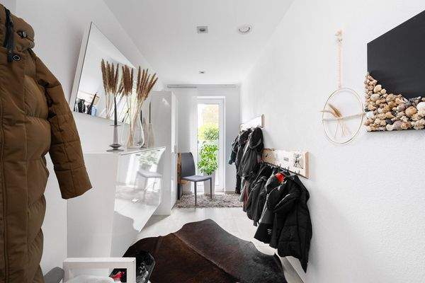 Garderobe im Hanggeschoss