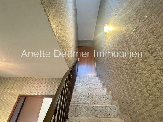 27 Hausflur zur DG Wohnung