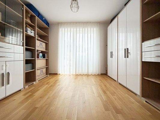 Schlafzimmer 2: Ob für Kinder, die Arbeit oder als Gäste-Zimmer...