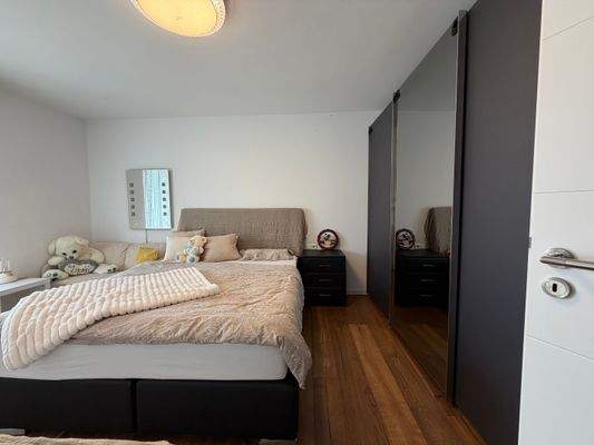 Schlafzimmer/Kinderzimmer 1 OG