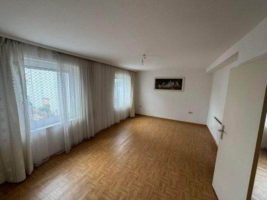 16 1. OG Zimmer 1 weitere Ansicht.JPEG