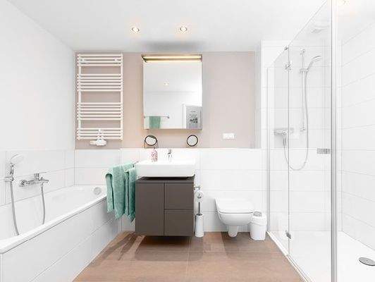 Badezimmer 145 m_ Familienglück