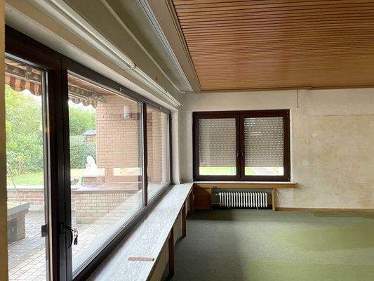 Wohnbereich mit Ausgang Terrasse