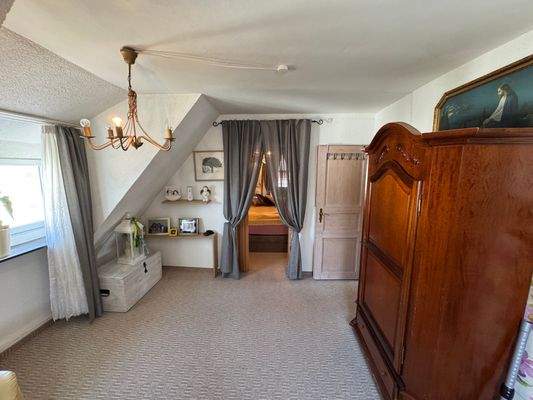 DG Ankleide / Zimmer 2