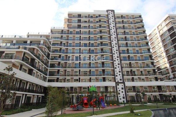 Real Estate in an Extensive Project in İstanbul Beylikdüzü