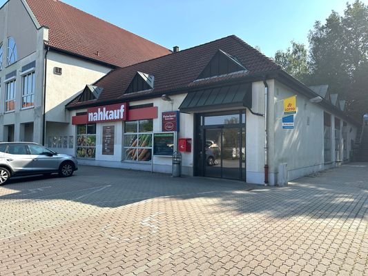 Eingang Supermarkt / Bäcker / Fleischer