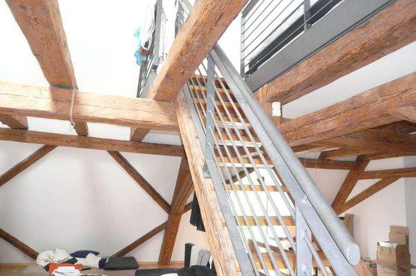 stilvolle Treppe ins Studio