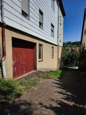 Garage unten Haus links