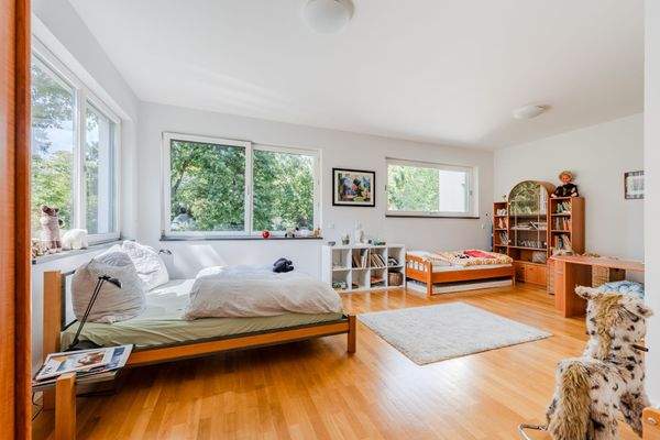 Großes Kinderzimmer / teilbar