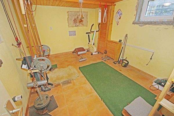 Kelelrraum (derz. Fitnessraum im Keller)