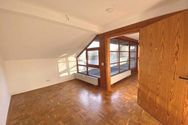 Kinder-/Arbeitszimmer