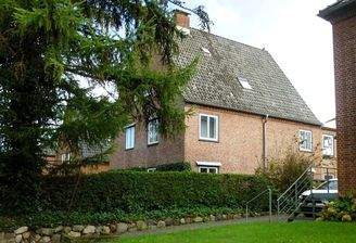 Straßenansicht seitlich