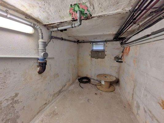 Vorderhaus - Teilkeller