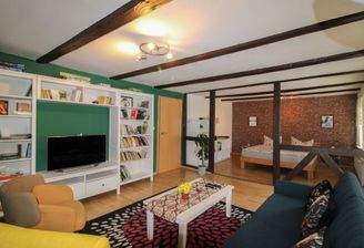 Wohnzimmer und Schlafzimmer WE2