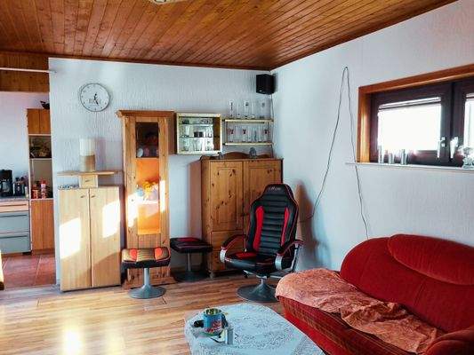 Wohnzimmer mit Küchenzugang