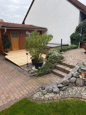 Freisitz mit Hütte und Whirlpool