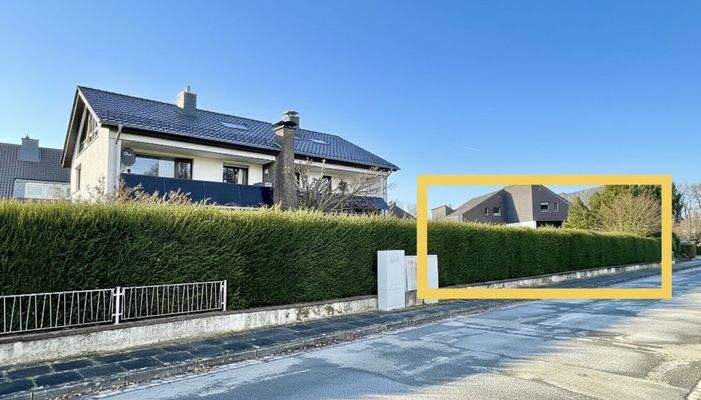 Großes Baugrundstück