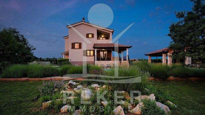 Idyllische Villa in ruhiger Lage in Svetvinčenat